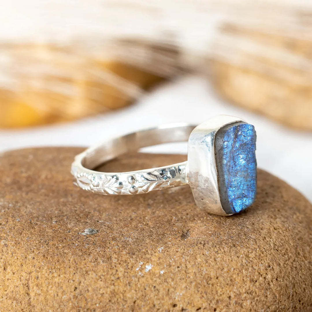 Raw Labradorite Sterling Silver Ring: Floral Boho Gemstone
