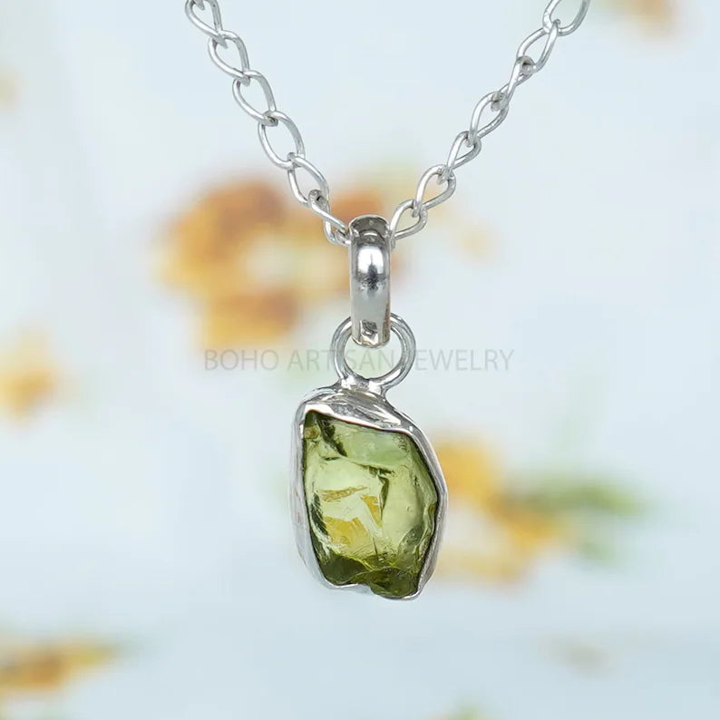 Raw Peridot Pendant, Peridot Crystal Pendant, August Birthstone, Raw Gemstone Pendant, Healing Crystal, Peridot Necklace - Gift for Her