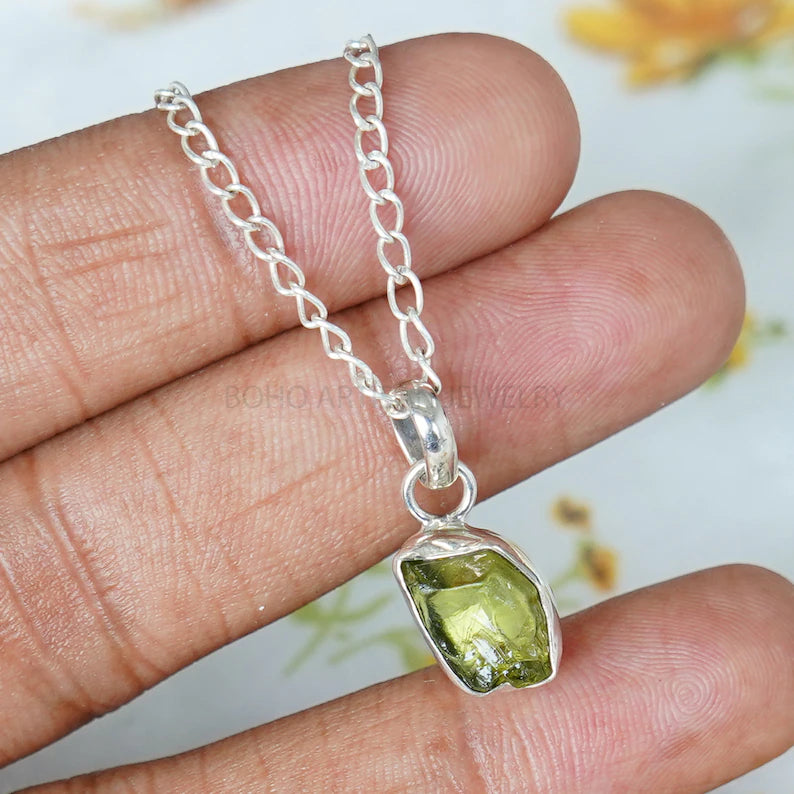 Raw Peridot Pendant, Peridot Crystal Pendant, August Birthstone, Raw Gemstone Pendant, Healing Crystal, Peridot Necklace - Gift for Her