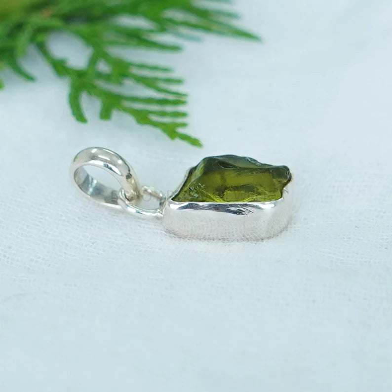 Raw Peridot Pendant, Peridot Crystal Pendant, August Birthstone, Raw Gemstone Pendant, Healing Crystal, Peridot Necklace - Gift for Her