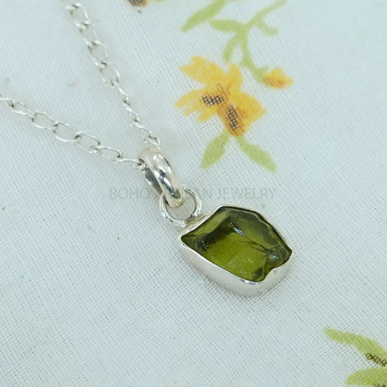 Raw Peridot Pendant, Peridot Crystal Pendant, August Birthstone, Raw Gemstone Pendant, Healing Crystal, Peridot Necklace - Gift for Her
