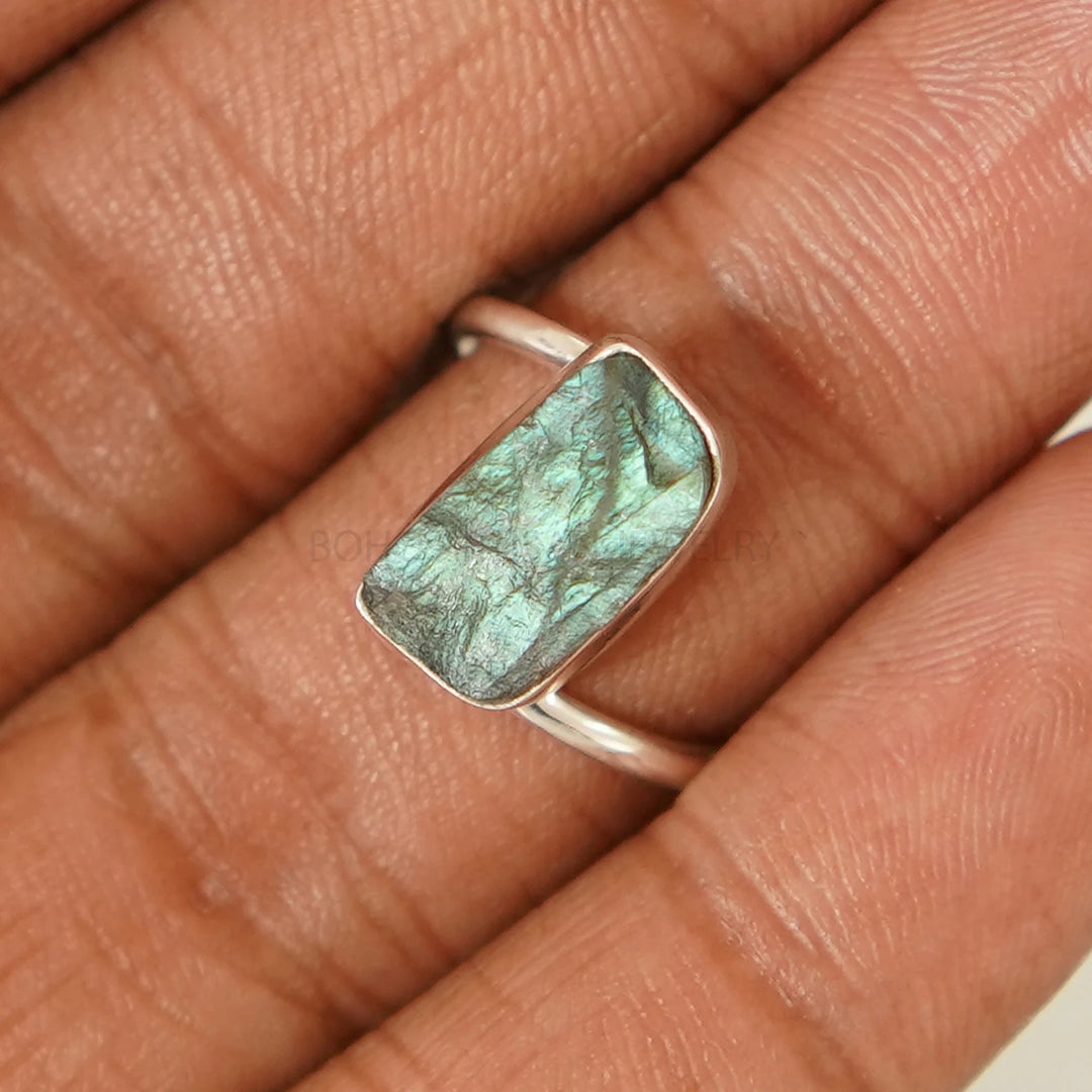 Raw Labradorite Twisted Ring, Rough Labradorite Ring, Sterling Silver 925 Jewelry, Handmade Silver Band, Raw Crystal, Birthday Gift For Her
