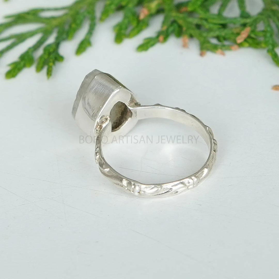 Raw Moonstone Floral Band Ring, Raw Crystal Ring, Silver Handmade Jewelry, Boho Ring Blue Fire Moonstone, Rough Stone Ring, July Birthstone