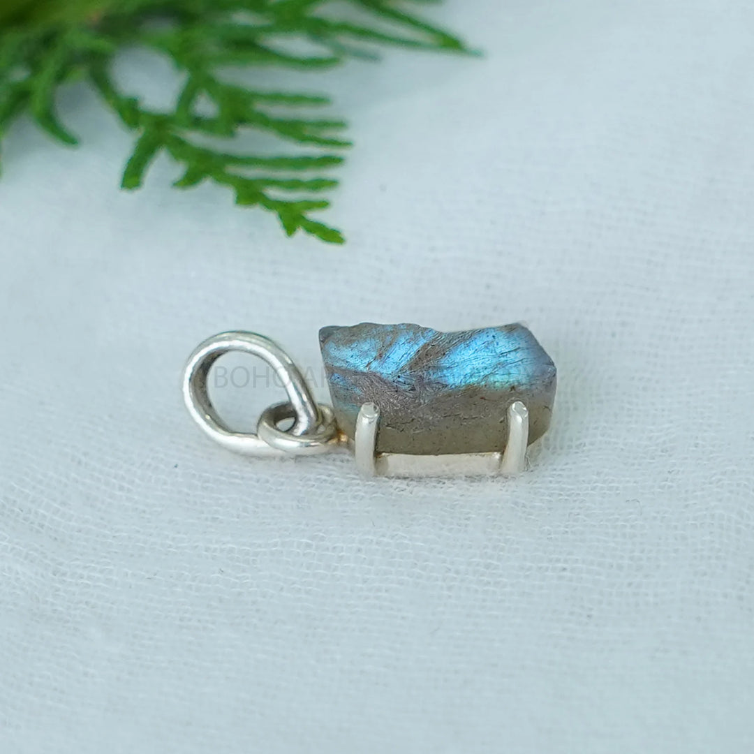 Raw Labradorite Pendant, 925 Sterling Silver Charm Necklace, Handmade Crystal Jewelry
