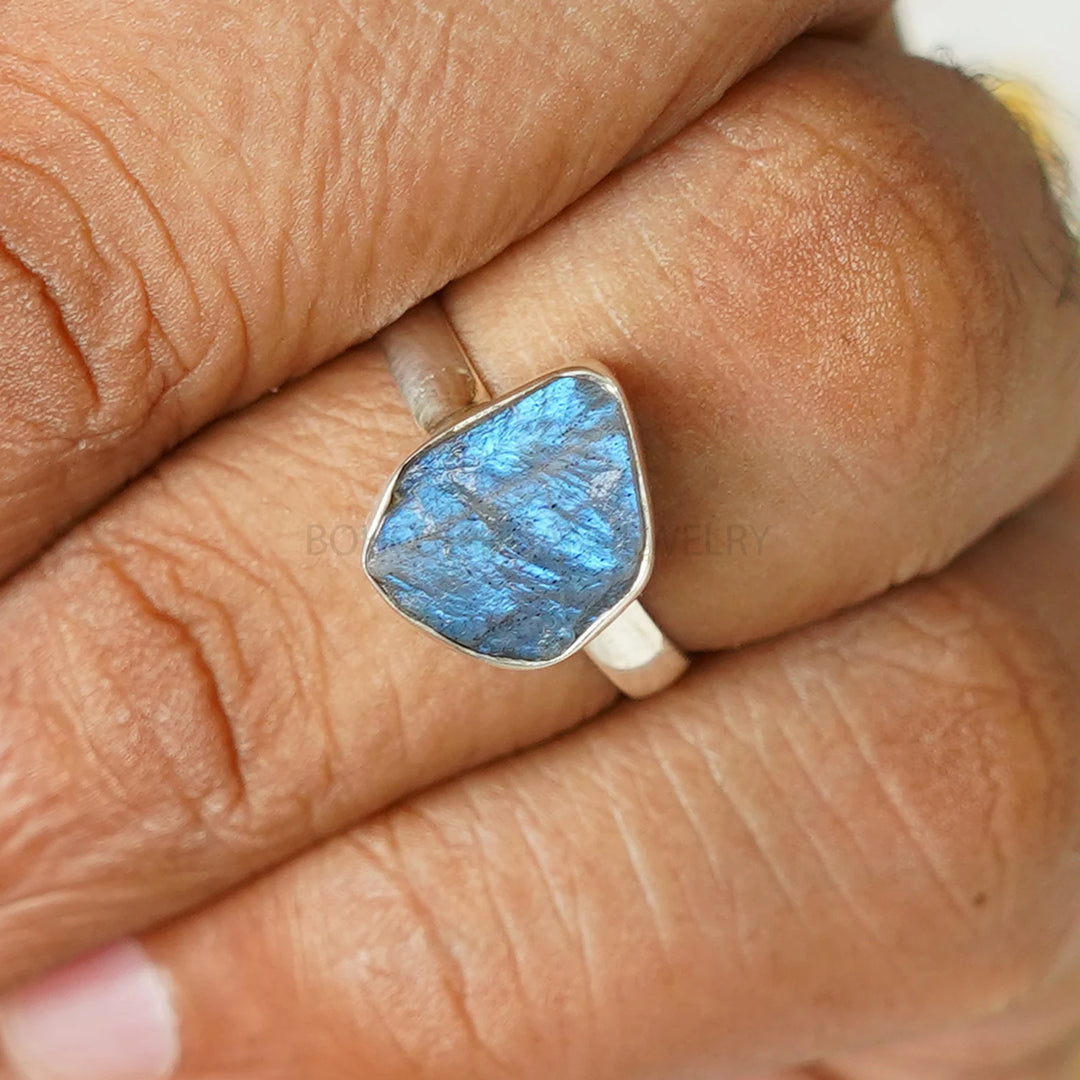 Raw Labradorite Ring, Blue Fire Labradorite Ring, Stacking Ring, Handmade Labradorite Ring, Raw Mineral Jewelry, Boho Ring, Gift for her