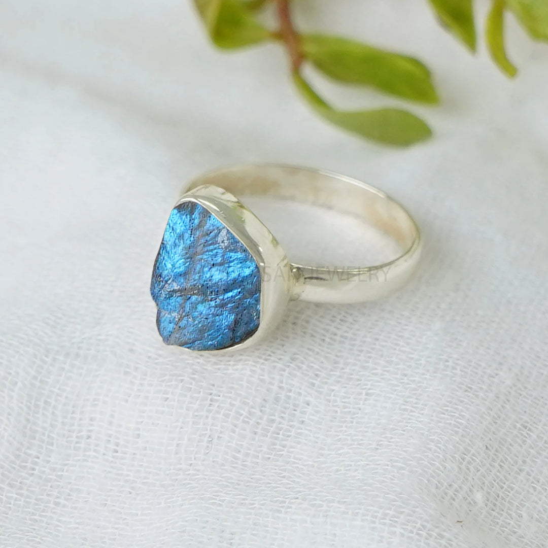 Raw Labradorite Ring, Blue Fire Labradorite Ring, Stacking Ring, Handmade Labradorite Ring, Raw Mineral Jewelry, Boho Ring, Gift for her