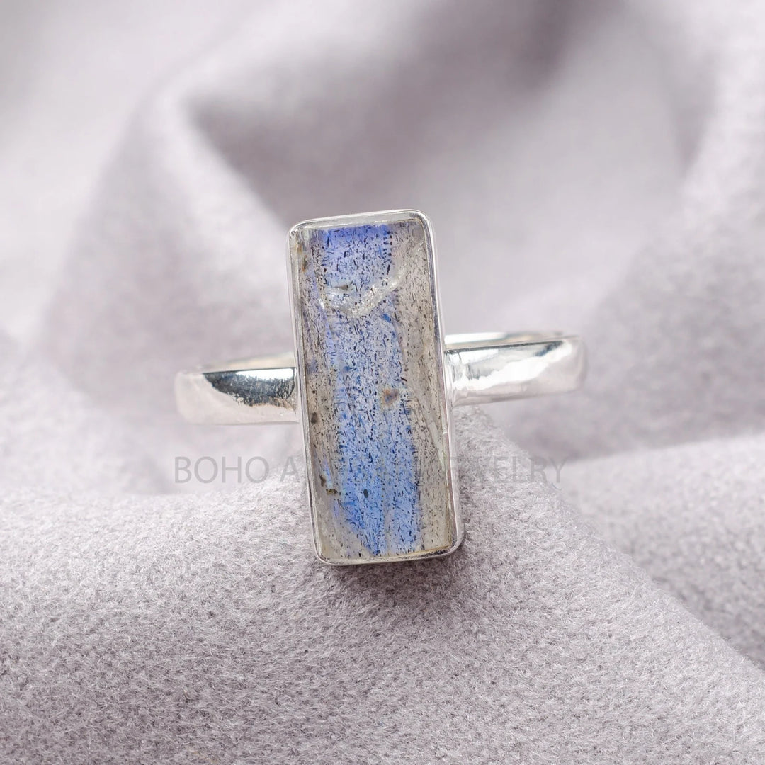 Raw Labradorite Sterling Silver Ring: Twisted Boho Band