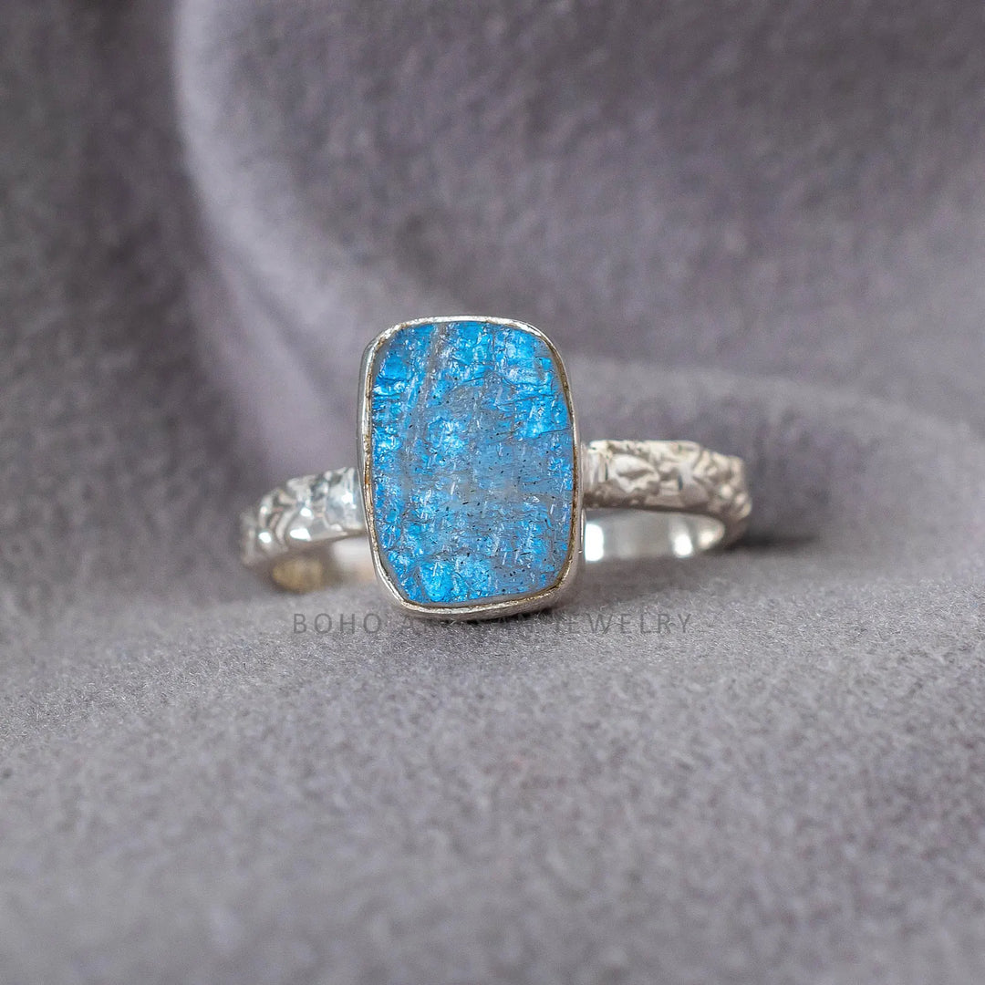 Raw Labradorite Sterling Silver Ring: Floral Boho Gemstone